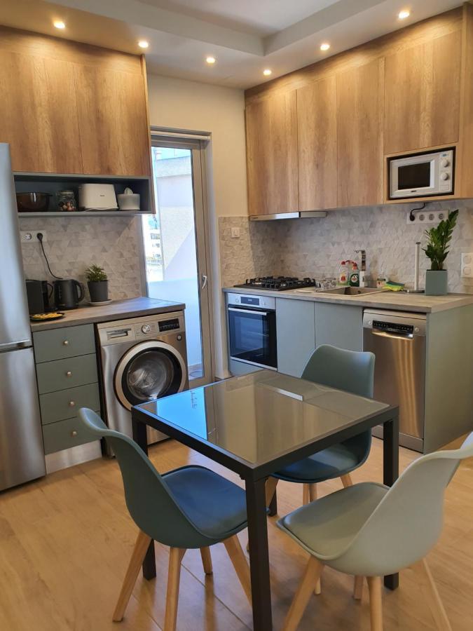 Tony'S Suite With Parking Atena Exterior foto