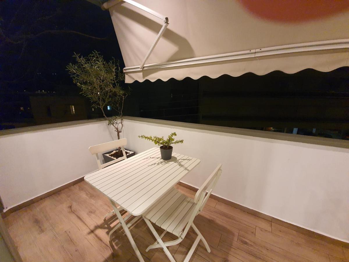 Tony'S Suite With Parking Atena Exterior foto